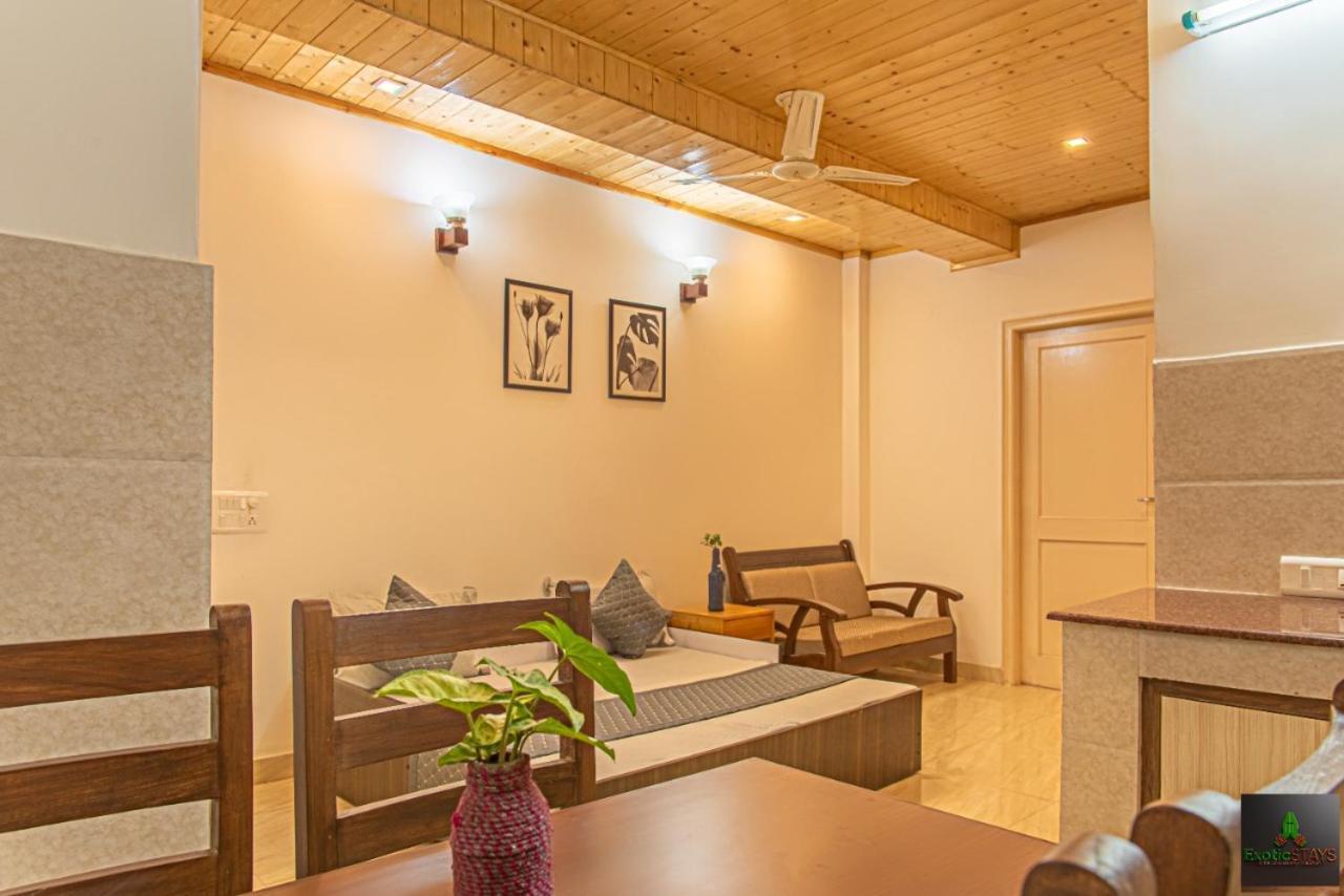 Mystic Kasauli I Pvt Balcony I Peacefull Area I Serviced Apt I By Exotic Stays Екстериор снимка